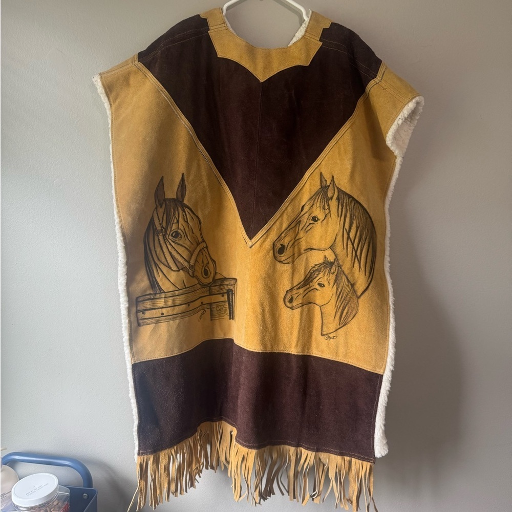 Authentic leather stamped Western Style Poncho with Horse Design - Picture 3 of 3